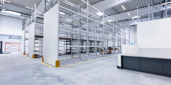 Reformas Integrales de Naves Industriales Bot · Diseño e Instalación de Áreas de Producción, Almacén y Oficinas