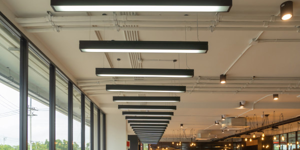 Reformas Integrales de Oficinas y Despachos en Terres de l'Ebre · Diseño e Instalación de Iluminación LED Eficiente