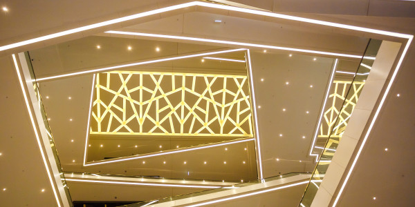 Reformas Integrales de Tiendas y Locales  Comerciales Deltebre · Diseño e Instalación de Iluminación LED Eficiente